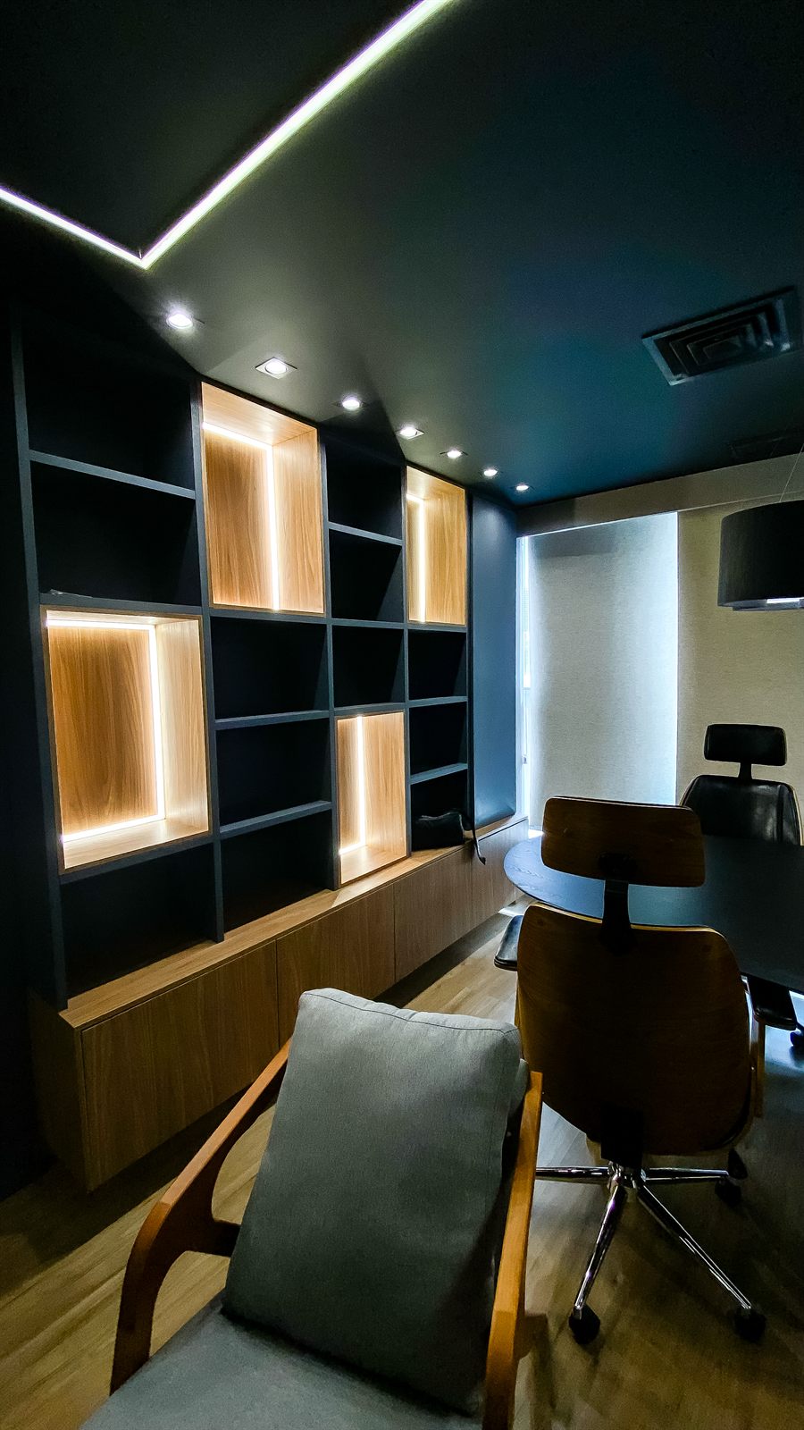 Sala corporativa com acabamento premium pela Exclusive Engenharia no Rio de Janeiro
